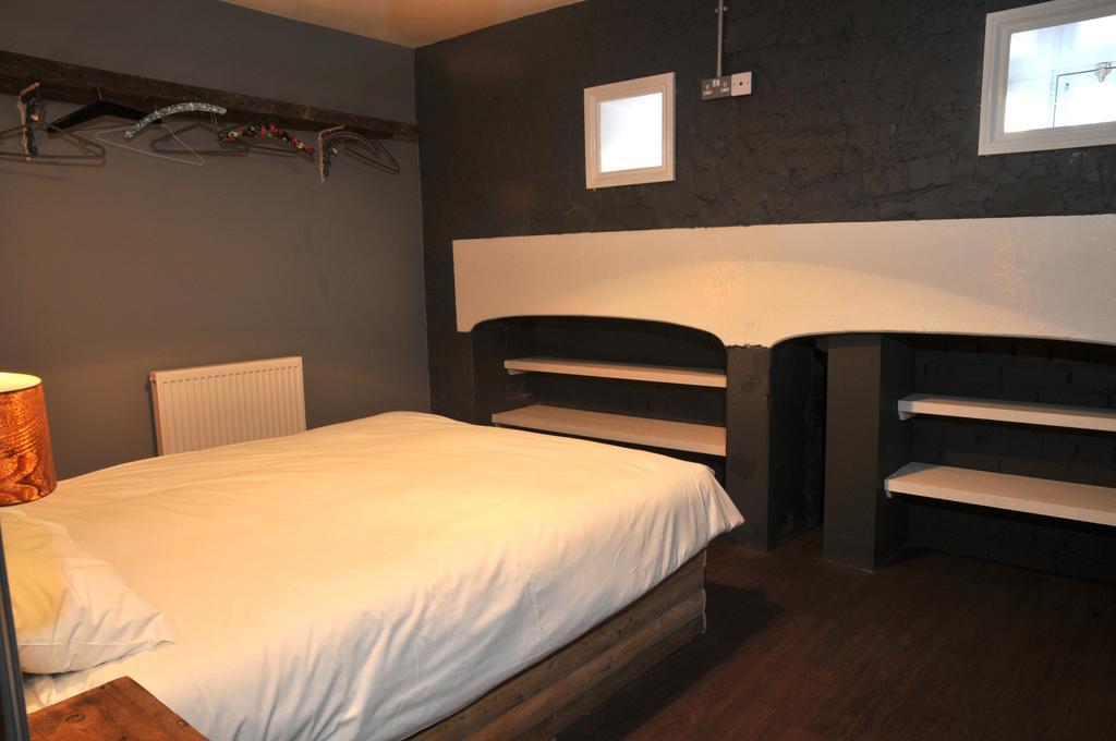 Le Bateau Aparthotel Liverpool Room photo